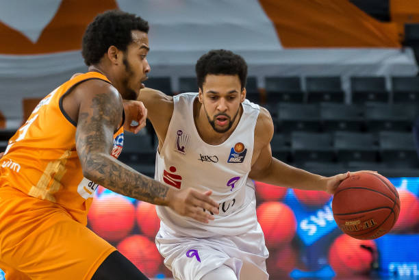 从经济与竞 从经济与竞