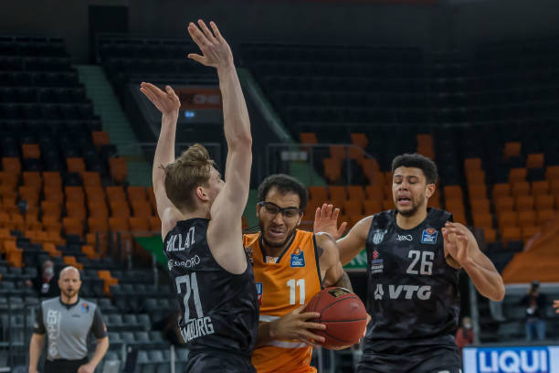 歧视事件发 歧视事件发