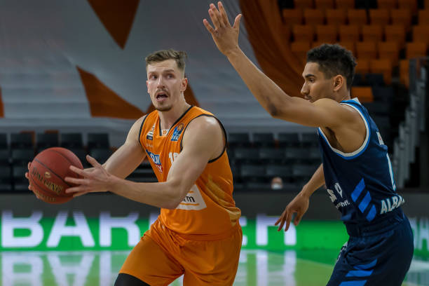 许多年轻球 许多年轻球